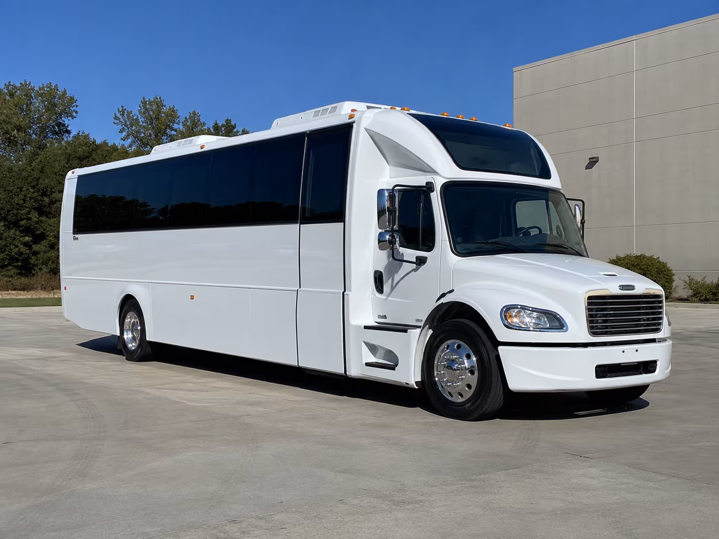 birmingham 28 passenger party bus