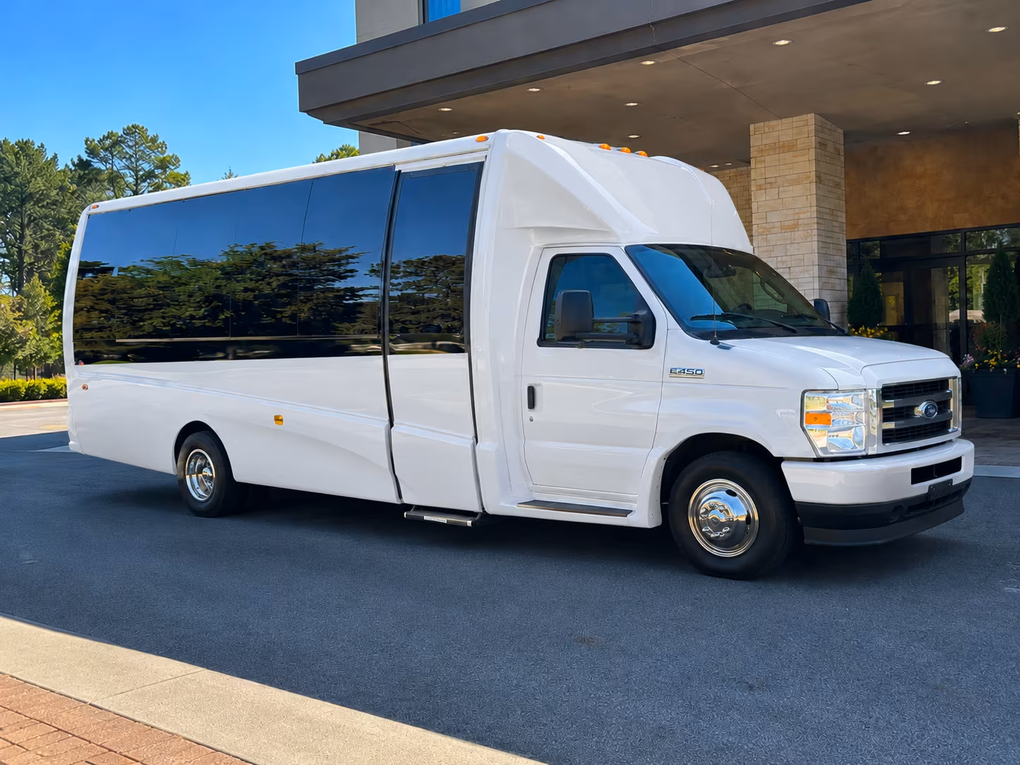 bus rentals for bands groups and performers traveling through birmingham